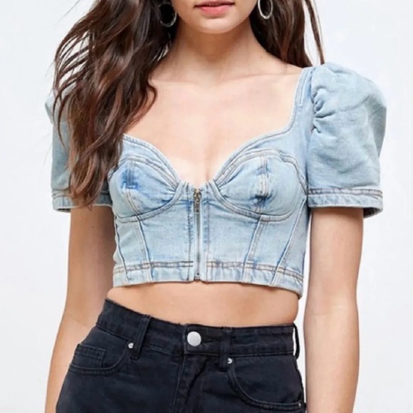 Jean crop top size medium. New with tags - Picture 5 of 5